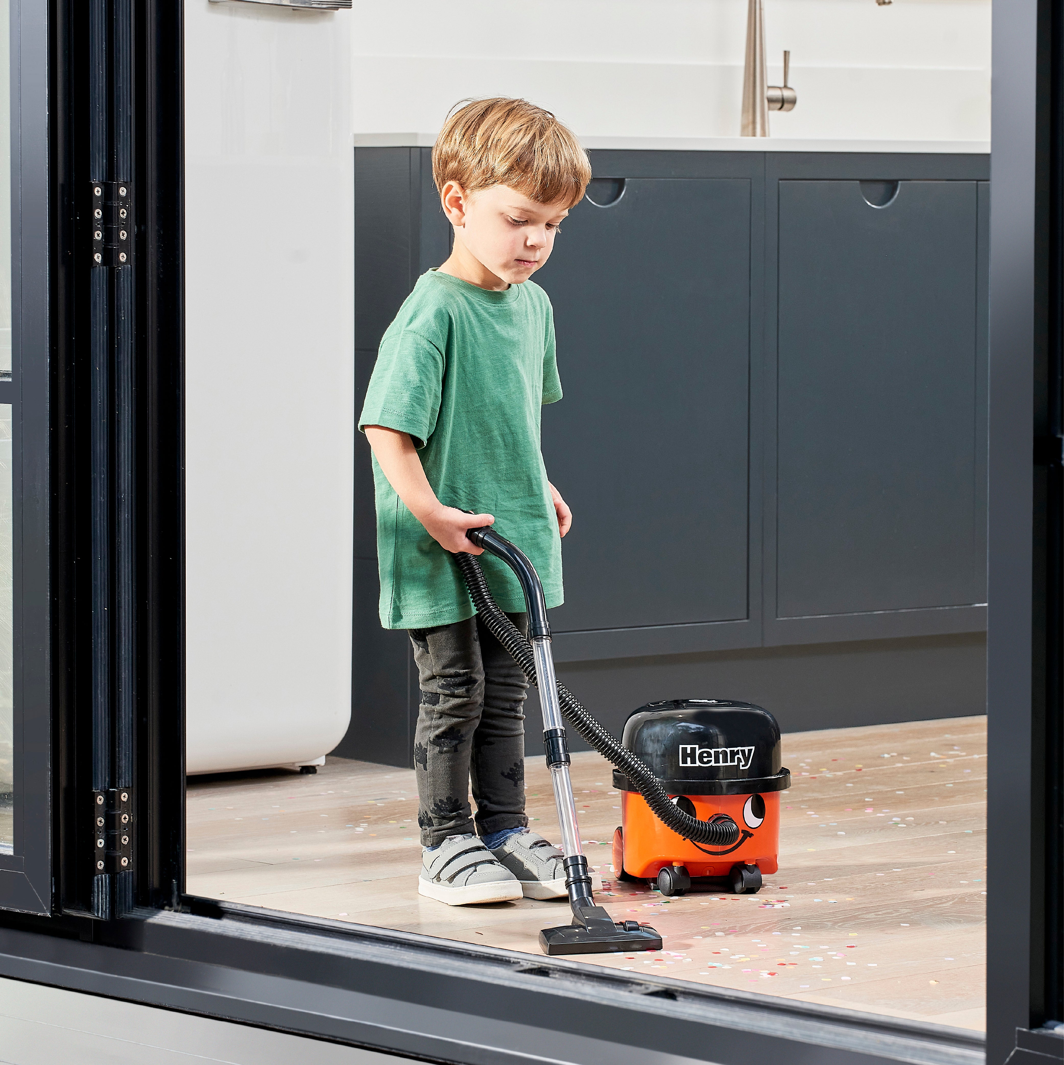 Casdon Henry Vacuum Cleaner Red