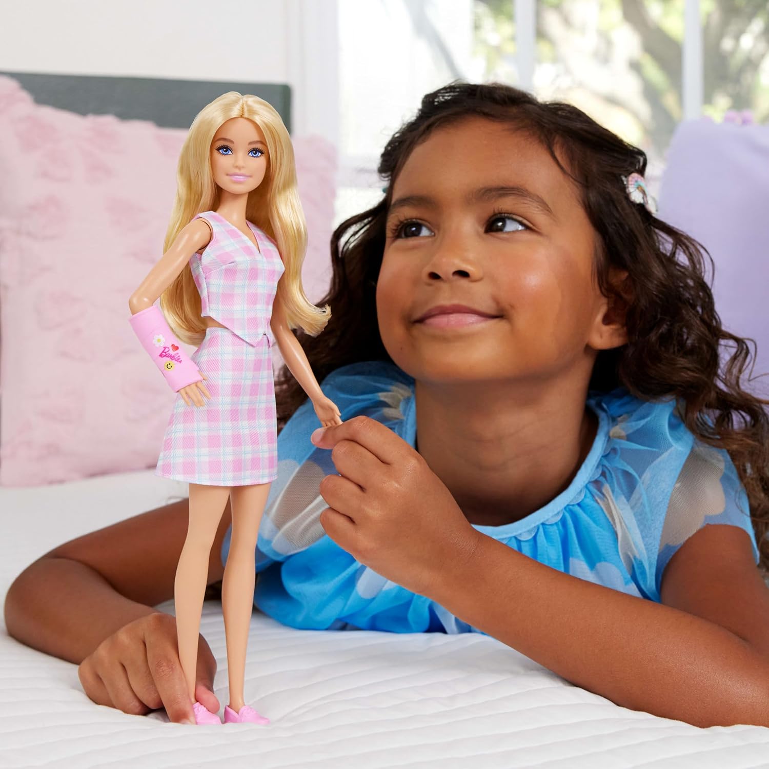 Barbie Fashionistas Doll #243 With Pink Arm Cast And Plaid Top And Skirt, Blonde
