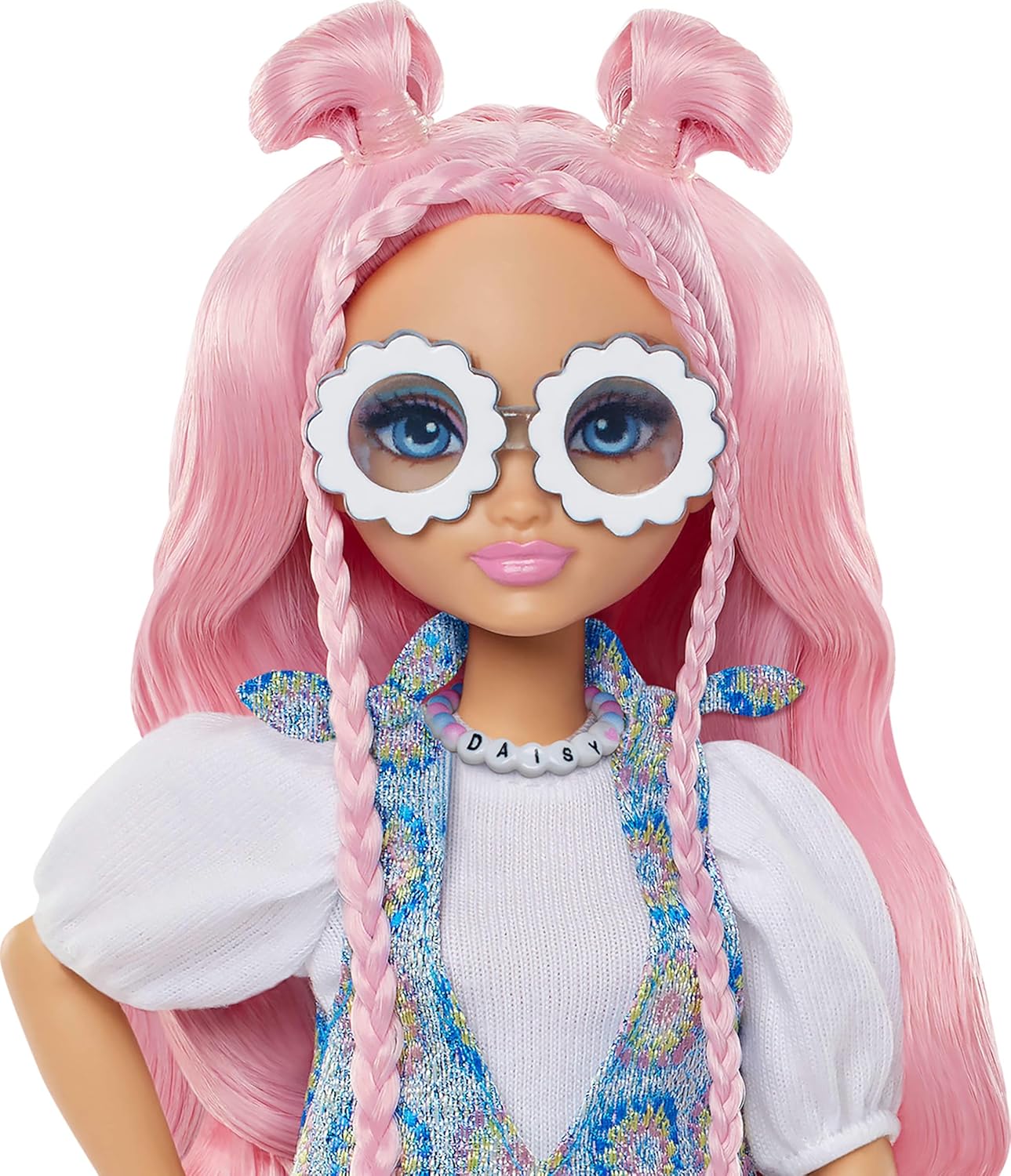 Barbie Dream Besties Doll and Accessories, Daisy Jean Posable Fashion Doll with Removable Fashions & Wavy Pink Hair