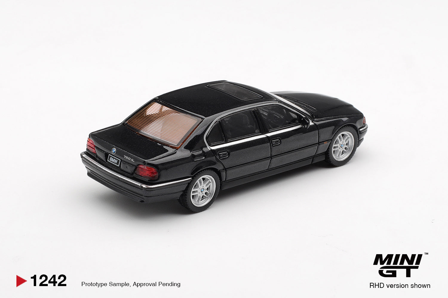 Mini GT 1242 BMW 750IL Black Sapphire