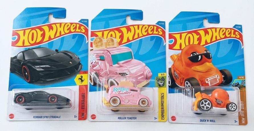 Hot Wheels Ferrari  SF90 Stradale, Roller Toaster and Duck N' Roll