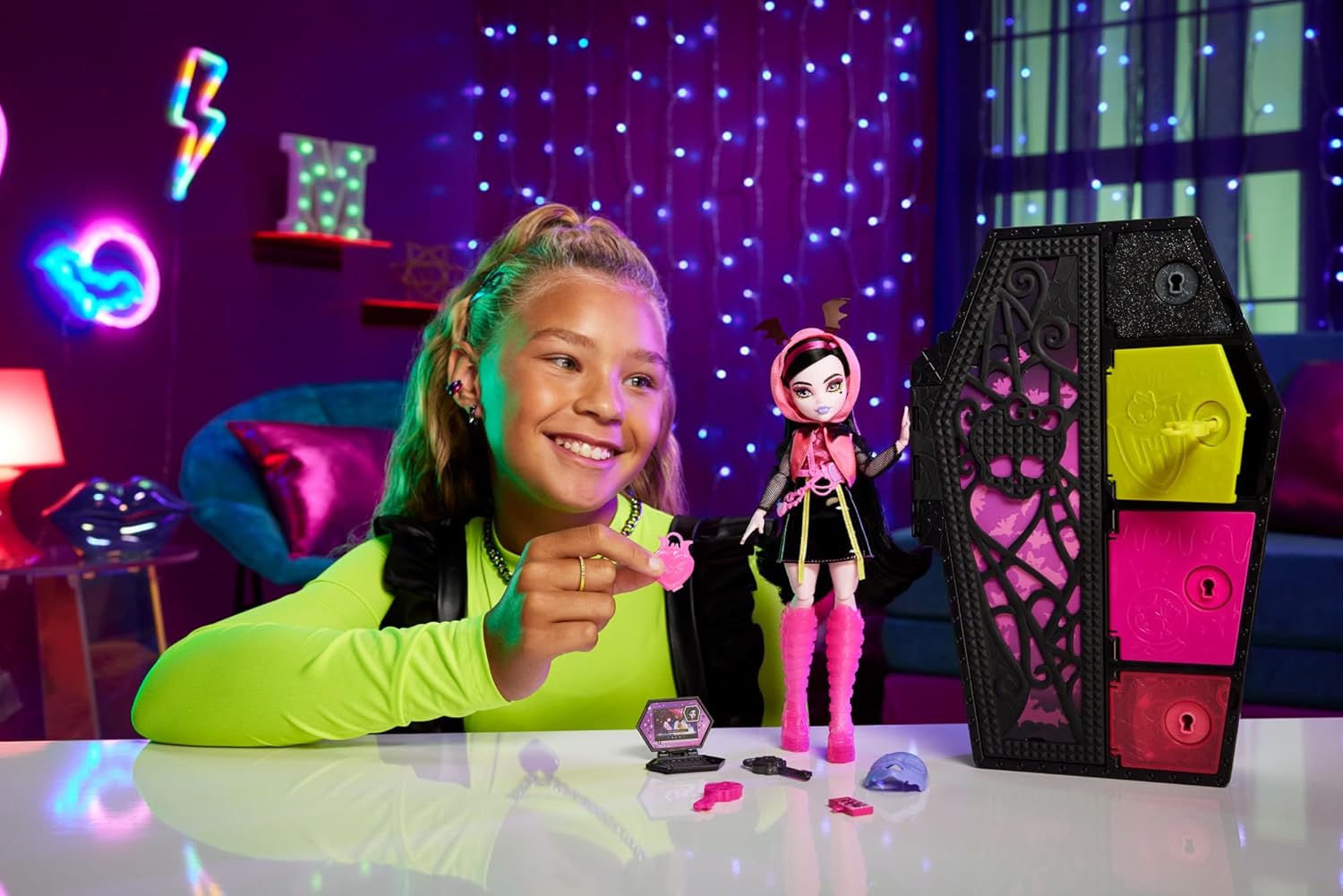 Monster High Doll, Draculaura, Skulltimate Secrets: Neon Frights