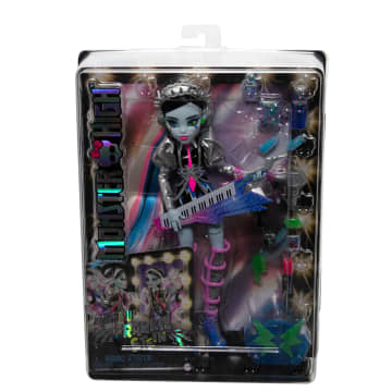 Monster High Amped Up Frankie Stein doll detail