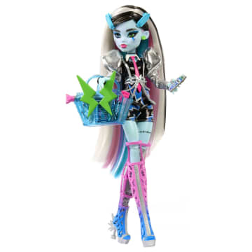 Monster High Amped Up Frankie Stein doll detail