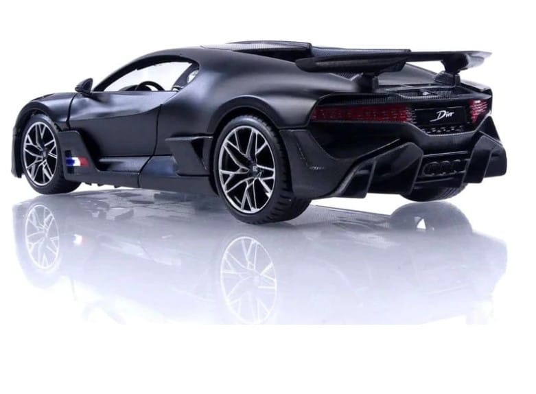 Maisto Diecast Bugatti Divo Matte Black - 1/24