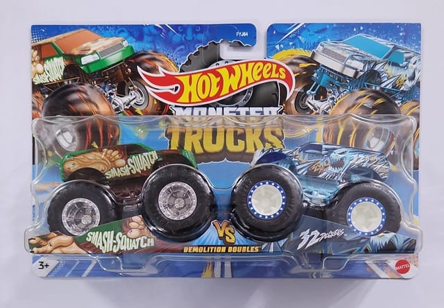 Hot Wheels Monster Trucks Smash Squatch Vs 32 Degrees