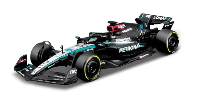 Bburago Mercedes-AMG F1 W15 E Performance - George Russell (1/43)