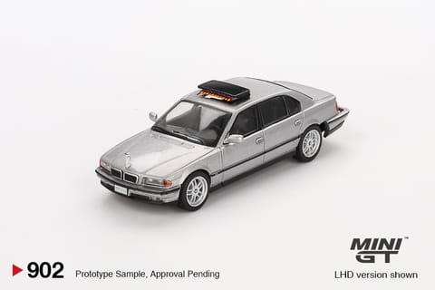 Mini GT 902 BMW 750IL "Tomorrow Never Dies" Blister Pack