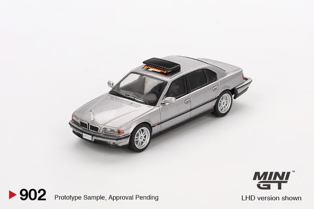 Mini GT 902 BMW 750IL "Tomorrow Never Dies" Blister Pack