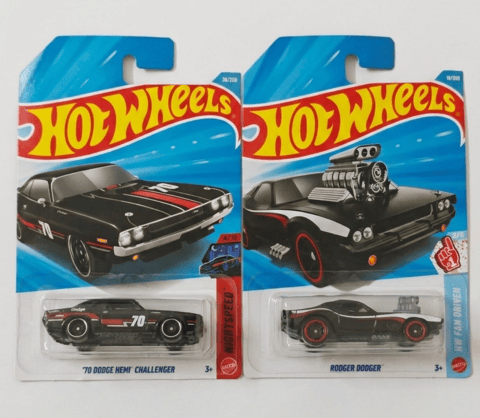 Hot Wheels '70 Dodge Hemi Challenger and Rodger Dodger