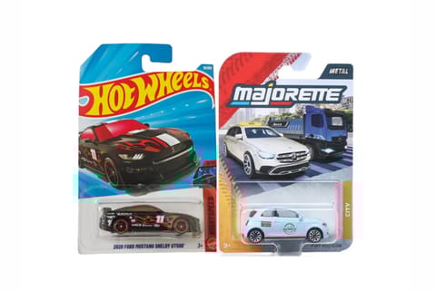 Hot Wheels 2020 Ford Mustang Shelby GT500 and Majorette Fiat 500 Icon
