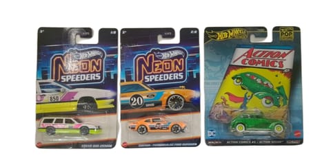 Neon Speeders Volvo 850 Estate, Custom / Personnalise Ford Maverick and Pop Culture Action Comics #1- Action Sedan